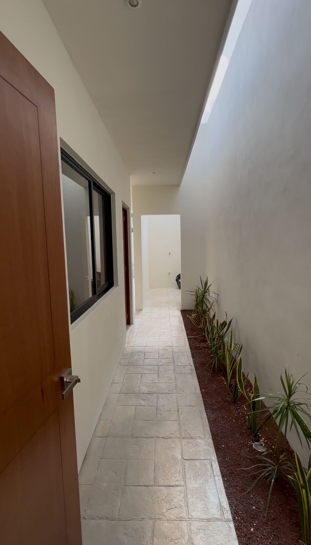 7 de 19: Cuarto se servicio pequeño con baño