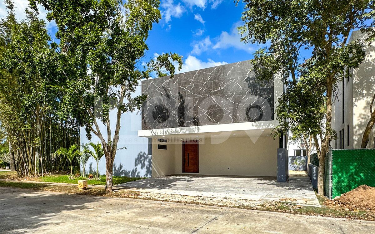2 de 50: Fachada Frontal