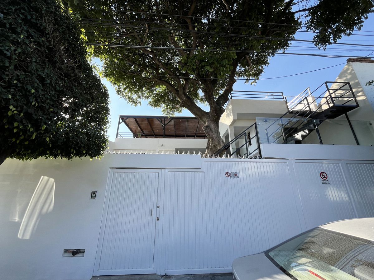 27 de 27: fachada principal