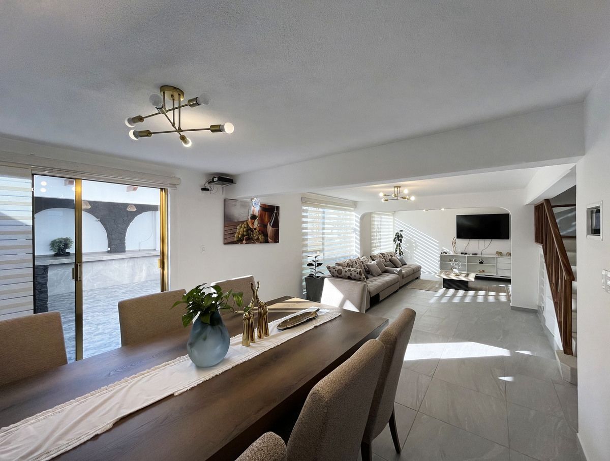 11 de 27: comedor con acceso al jardín