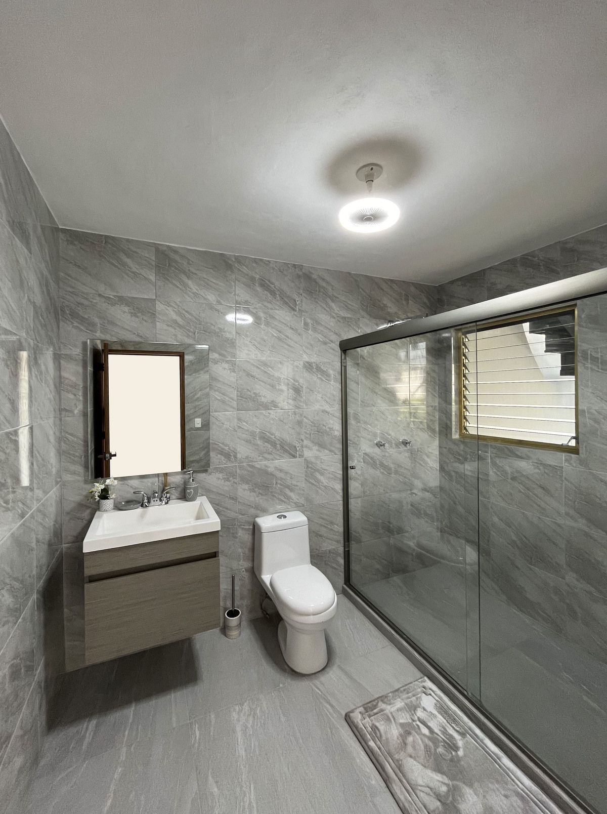 26 de 27: baño principal