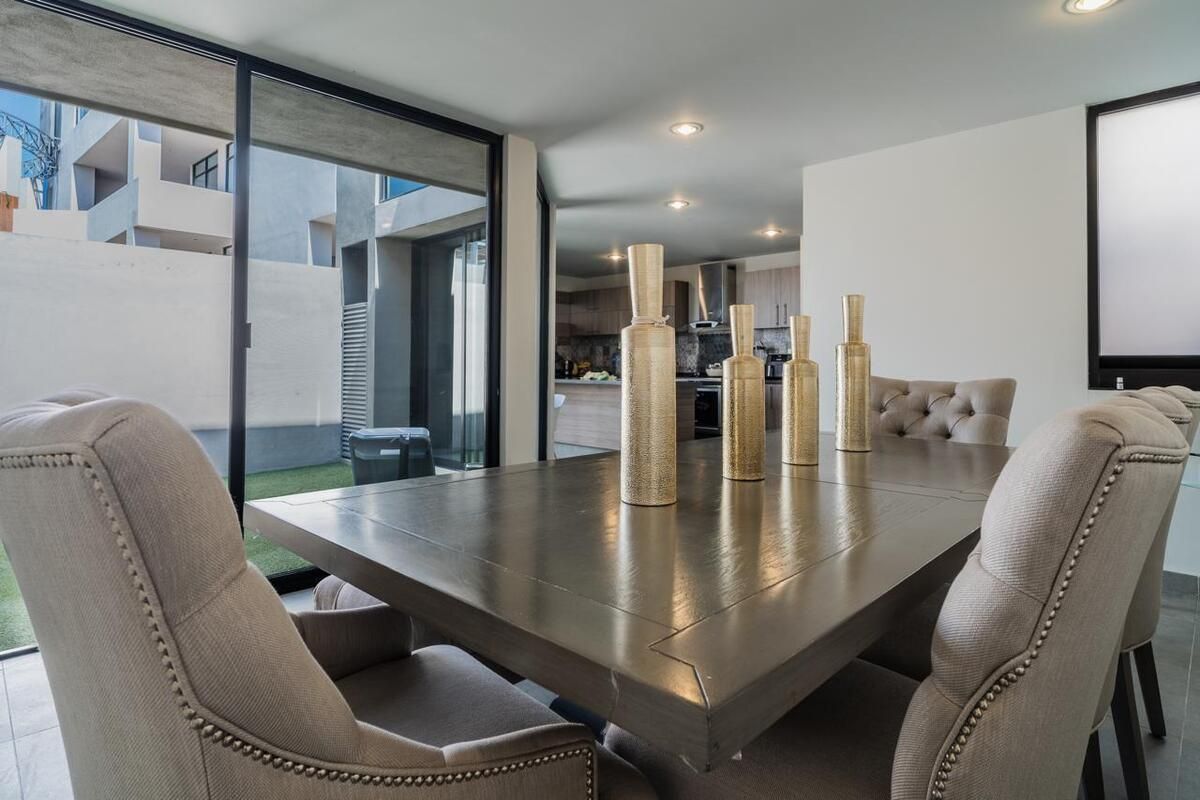 6 of 23: Comedor