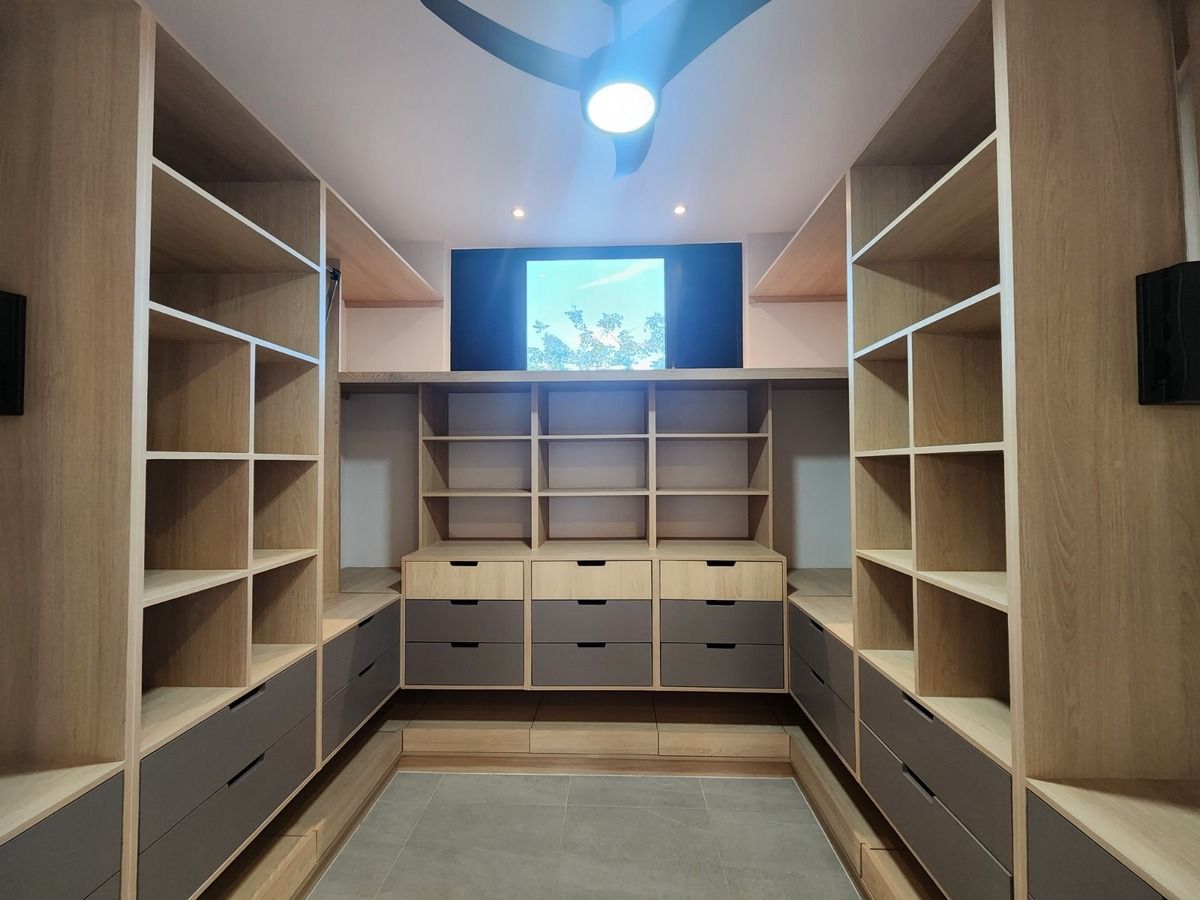 20 de 26: Closet, Habitación Principal