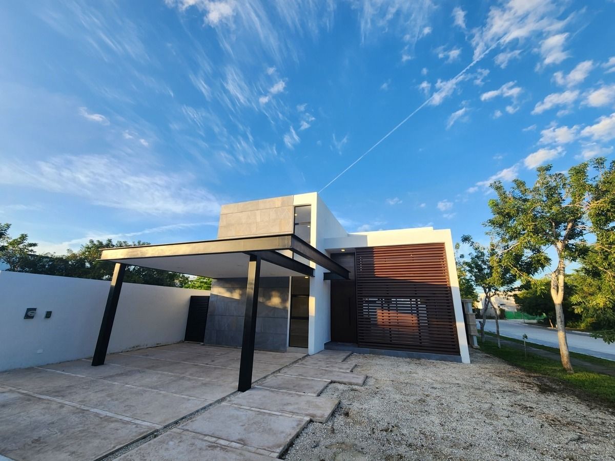 3 de 26: Fachada Principal