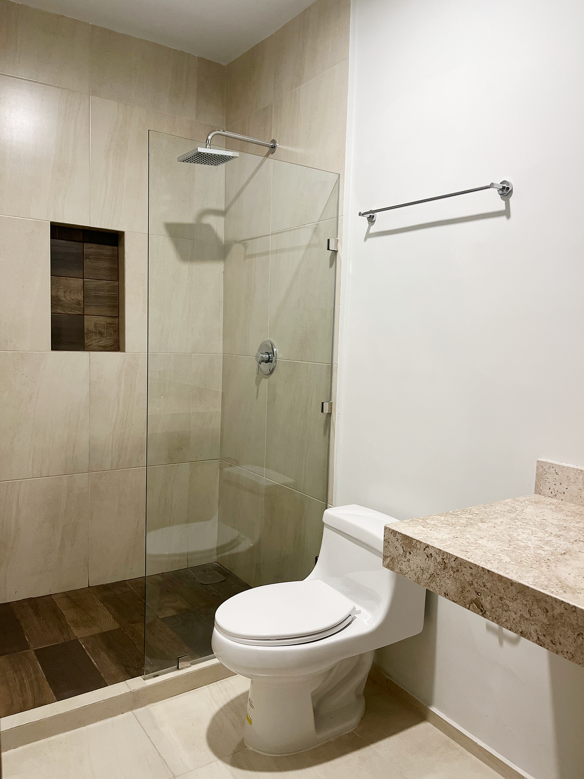 20 of 24: Baño Recamara Principal