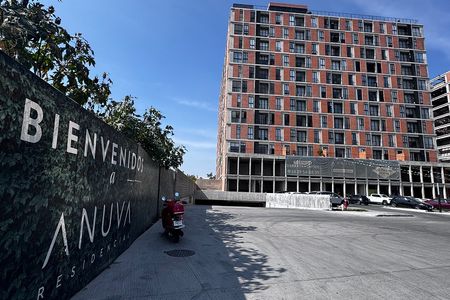 RENT of Studio TORRE ANUVA at Av Naciones Unidas and Periférico