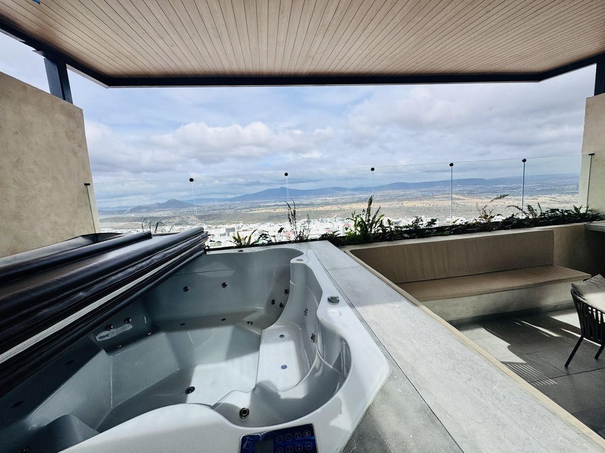 17 of 37: amenidades: JACUZZI CON VISTA AL VALLE