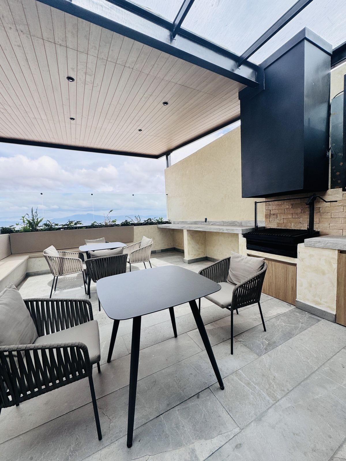 23 of 37: ROOF GARDEN CON PROYECTOR Y VISTAS AL VALLE