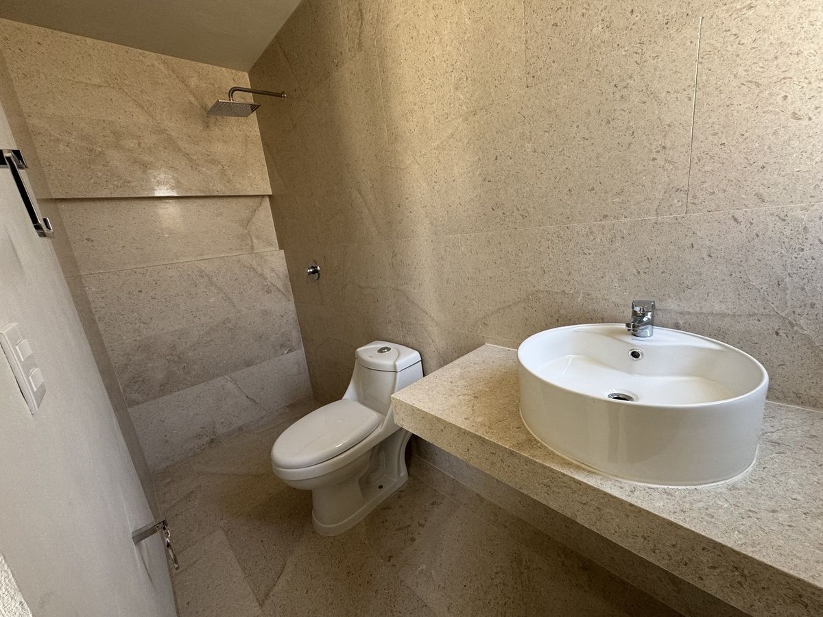 12 de 19: Baño completo rec secundaria