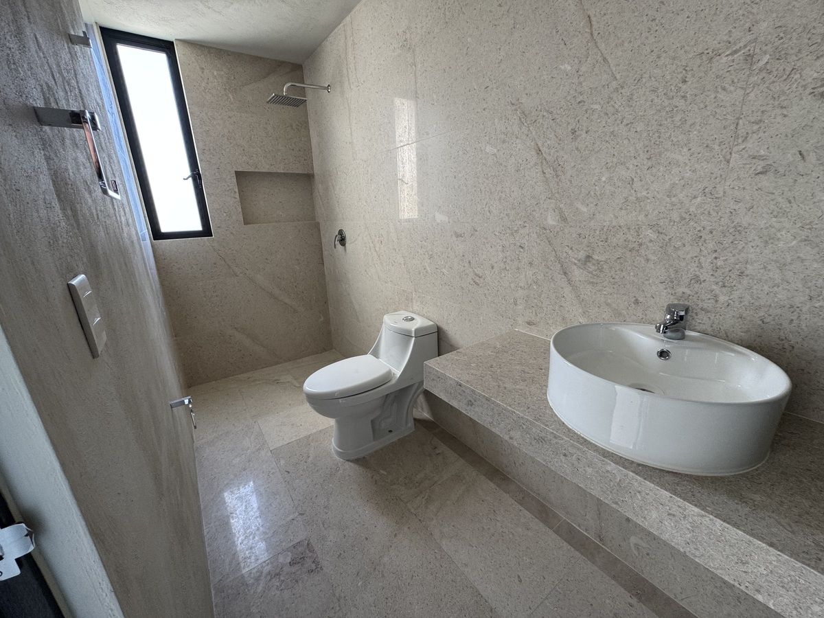 10 de 19: Baño completo rec principal