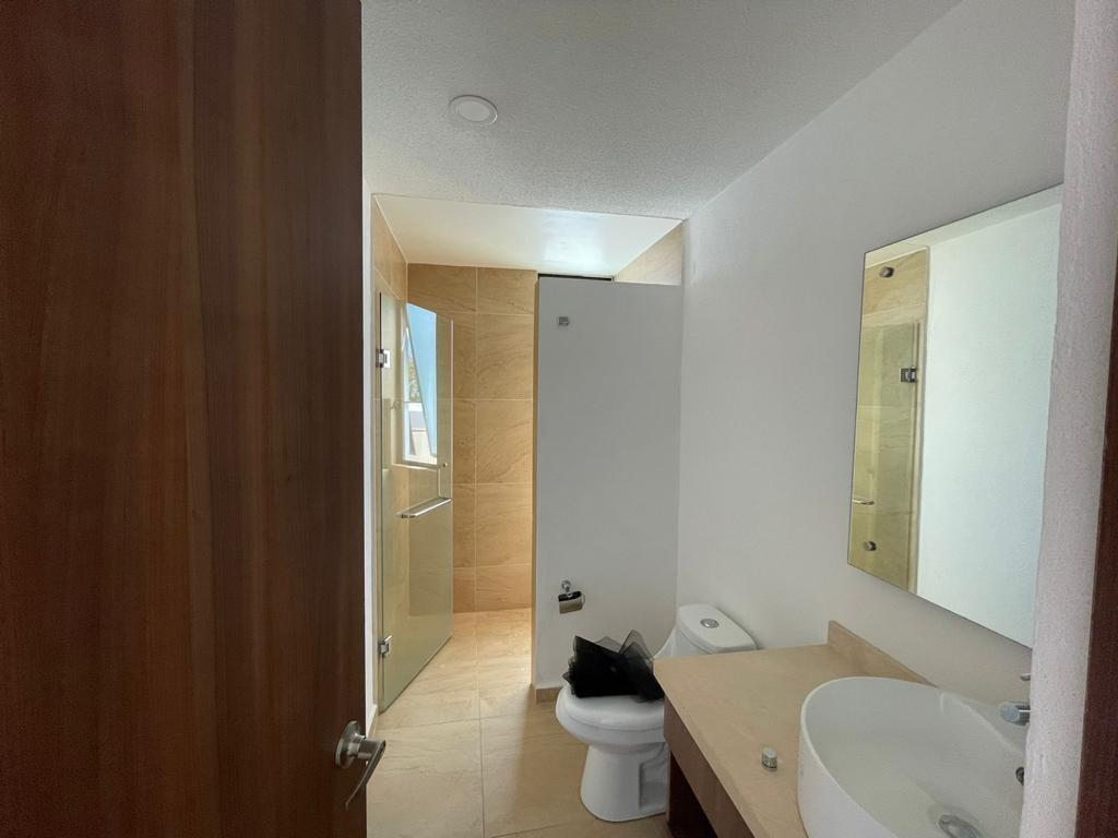 16 de 28: BAÑO SECUNDARIO