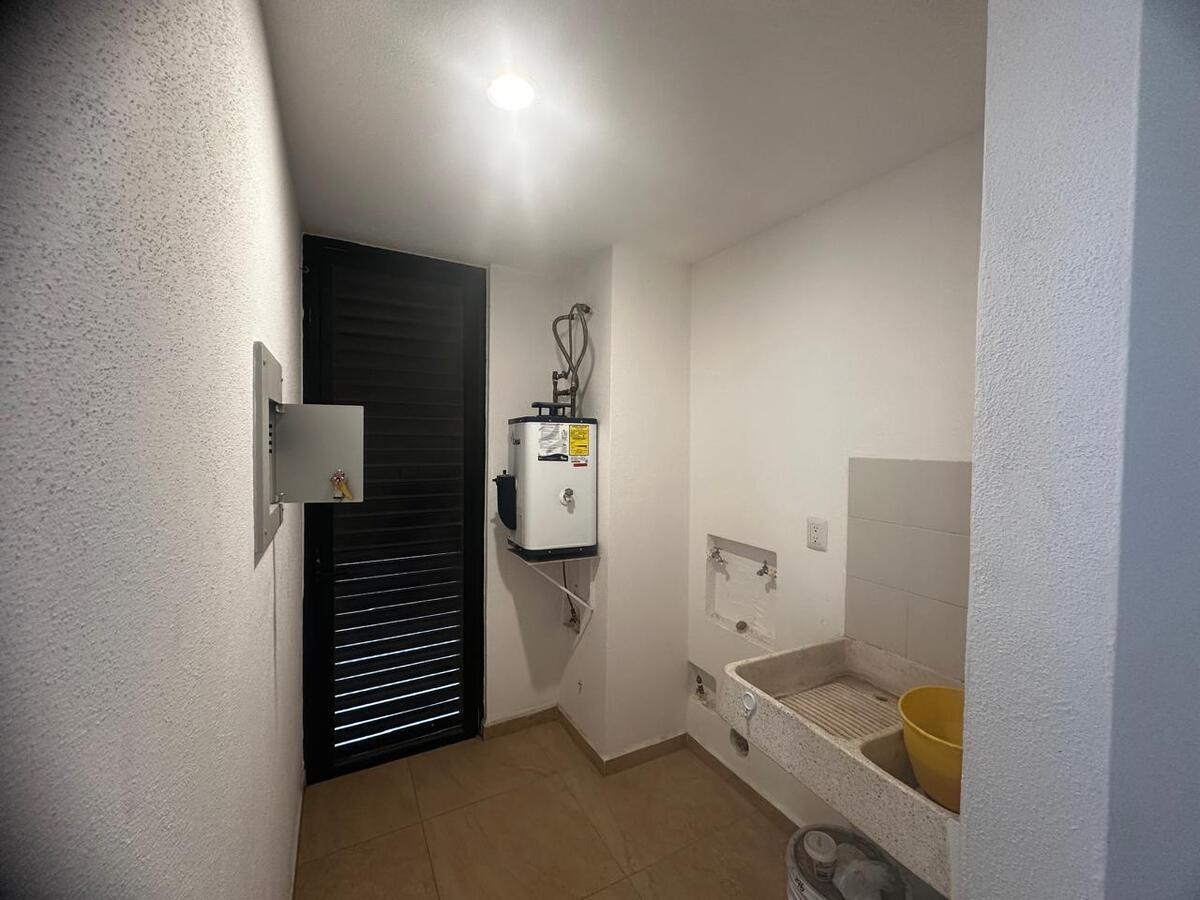 24 de 28: ÁREA DE LAVADO