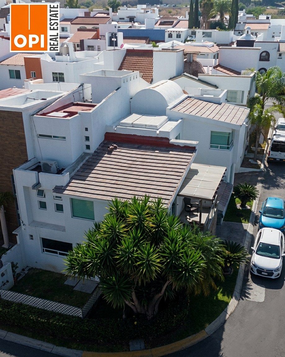 CASA À VENDA NO CENTRO DO SUL. 8, foto 1 de 35