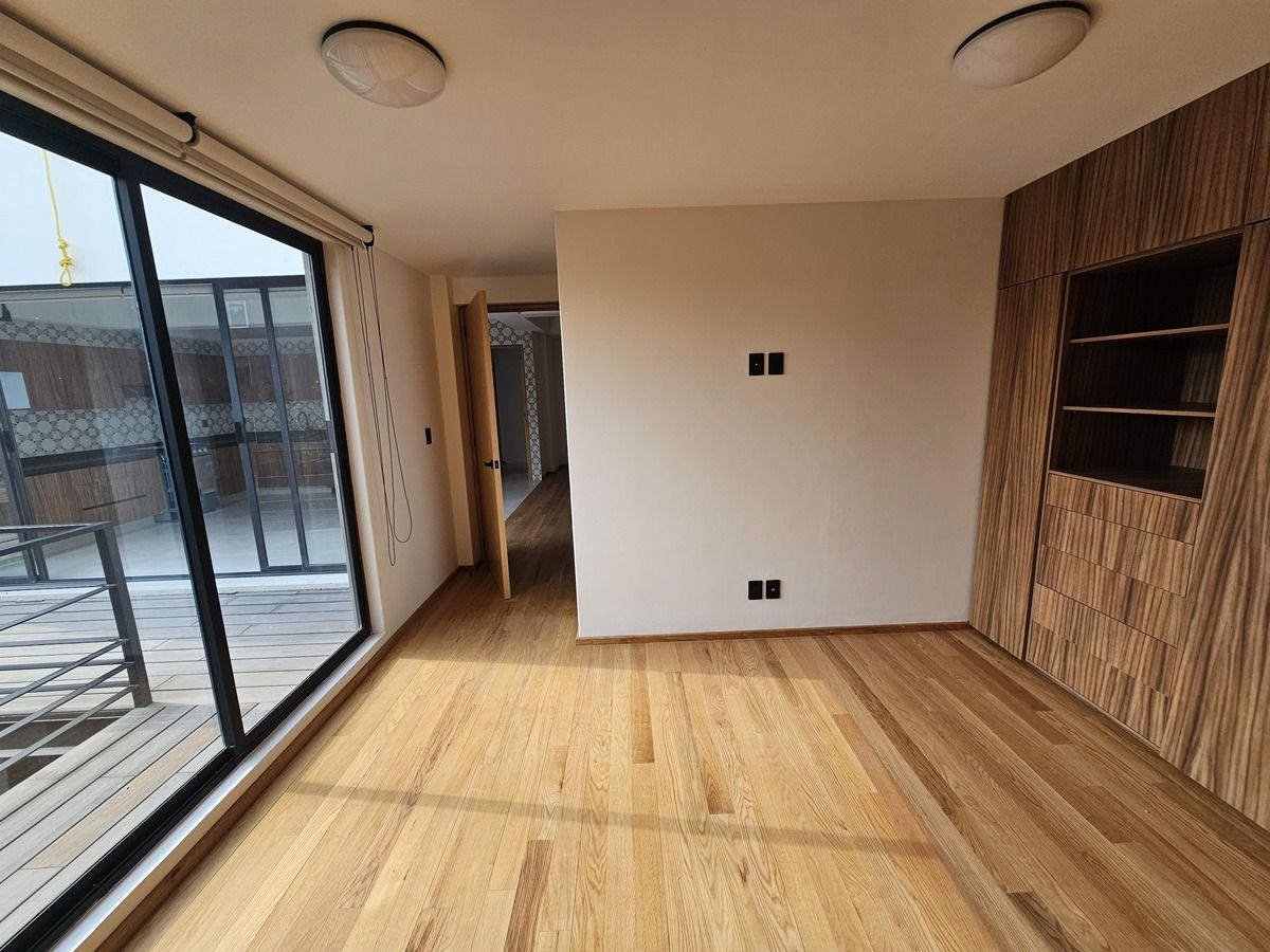 6 de 22: RECÁMARA PRINCIPAL