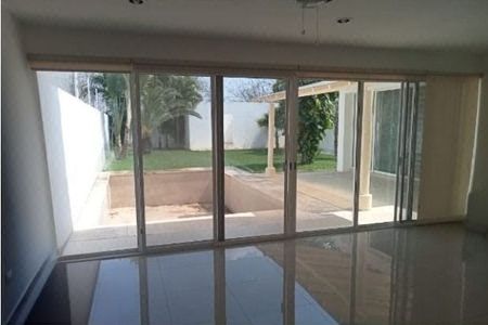 3 Bedroom House with Solar Panels