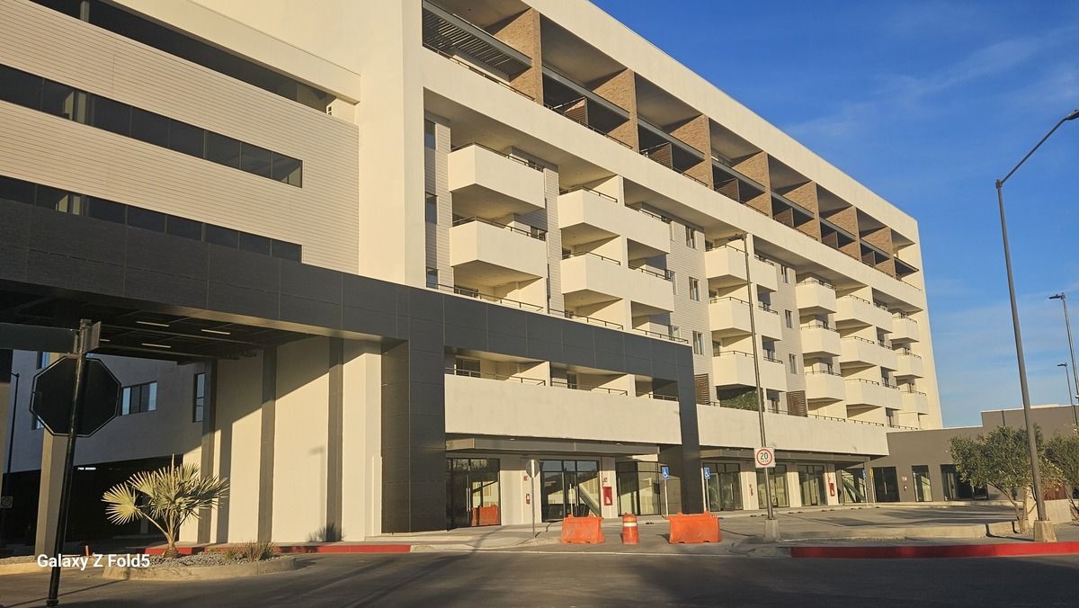 1 de 11: Fachada principal