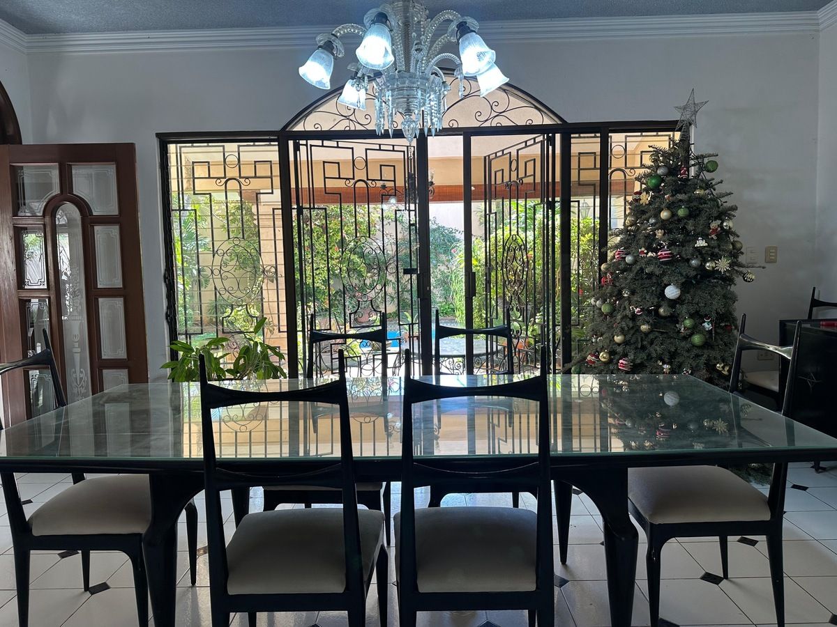 6 de 15: Amplio comedor