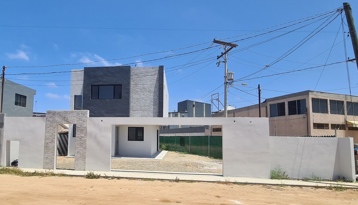 1 of 29: Fachada