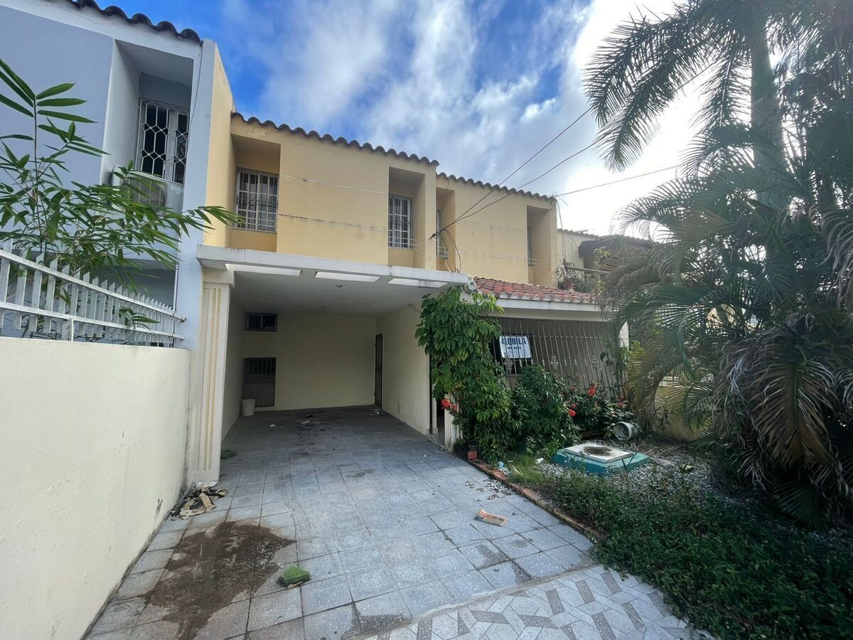 House in Ciudad Moderna