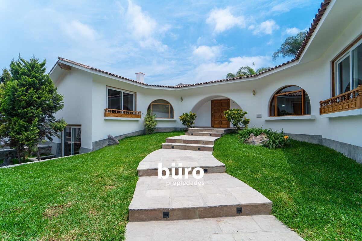 25 de 29: Fachada de la Casa.