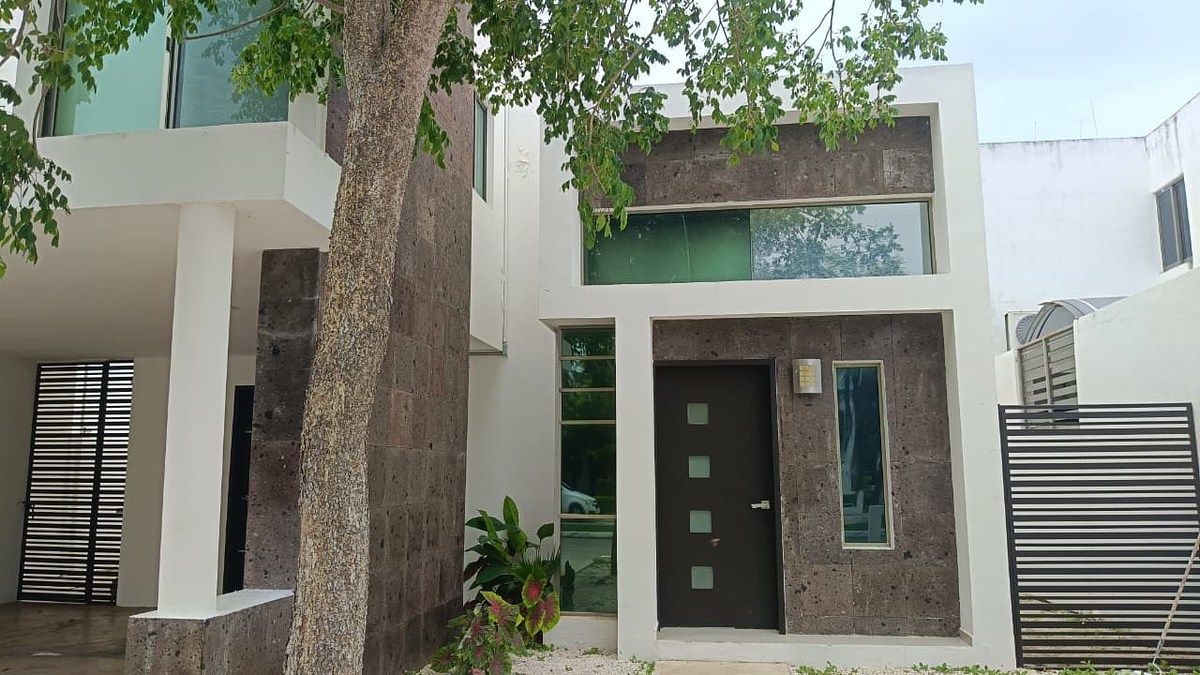 RENTA DE CASA EN PRIVADA PALMAS REAL EN CONKAL, YUCATAN, foto 1 de 13