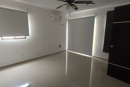 RENTA DE CASA EN PRIVADA PALMAS REAL EN CONKAL, YUCATAN