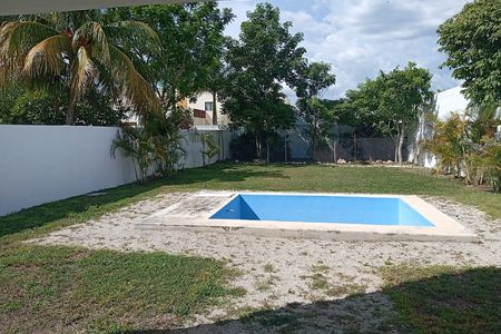 RENTA DE CASA EN PRIVADA PALMAS REAL EN CONKAL, YUCATAN