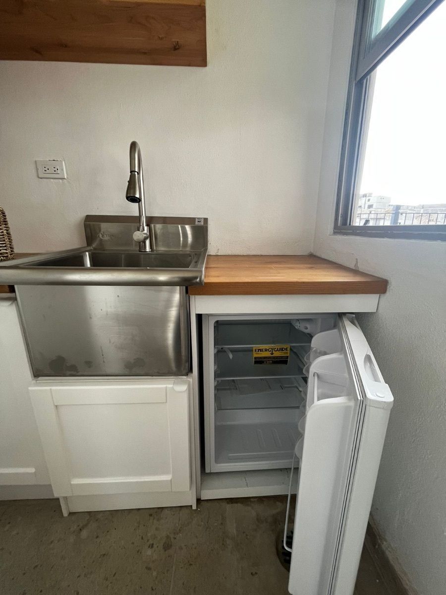 20 de 32: Área de lavado modificada y ventana.