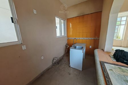 CASA À VENDA NA COL. TETELCINGO, CUAUTLA, MOR. COM UM AMPLo JARDIM.
