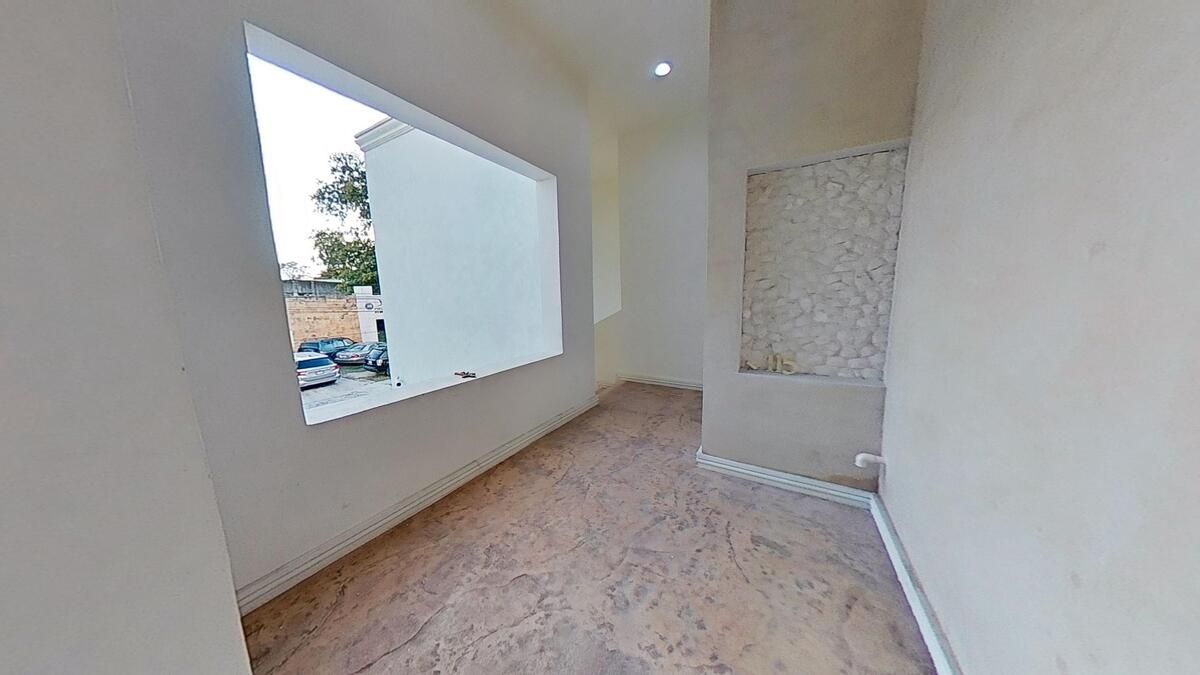 20 de 20: Pasillo de entrada