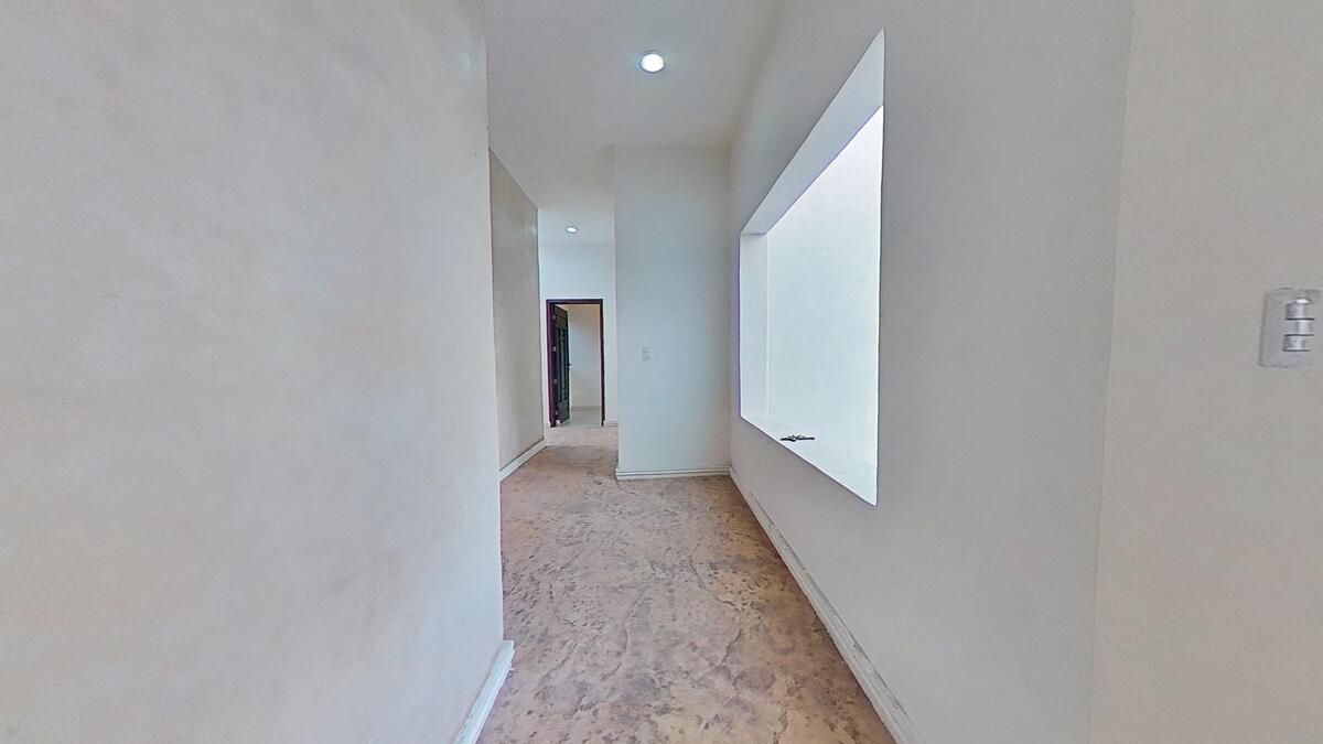 17 de 20: pasillo de acceso