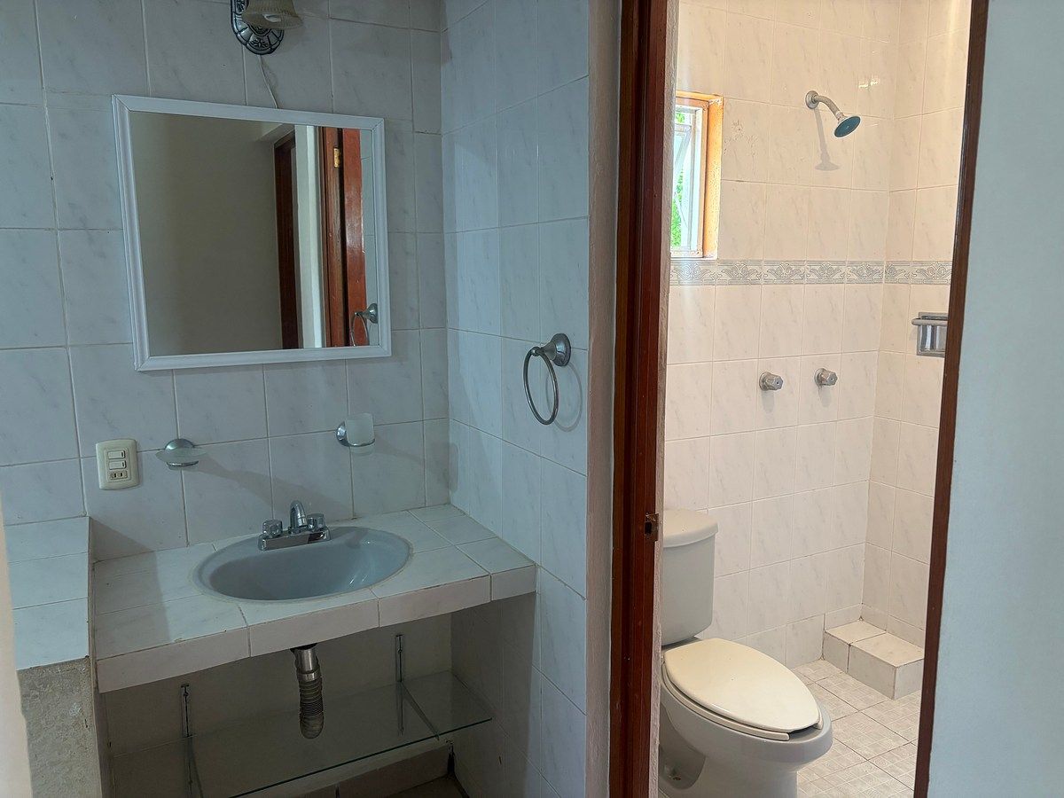 Baño completo recamara secundaria, foto 29 de 41