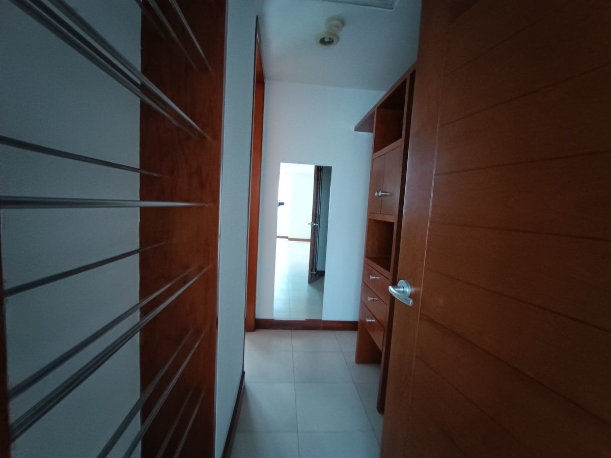 18 de 38: Vestidor Rec. Principal