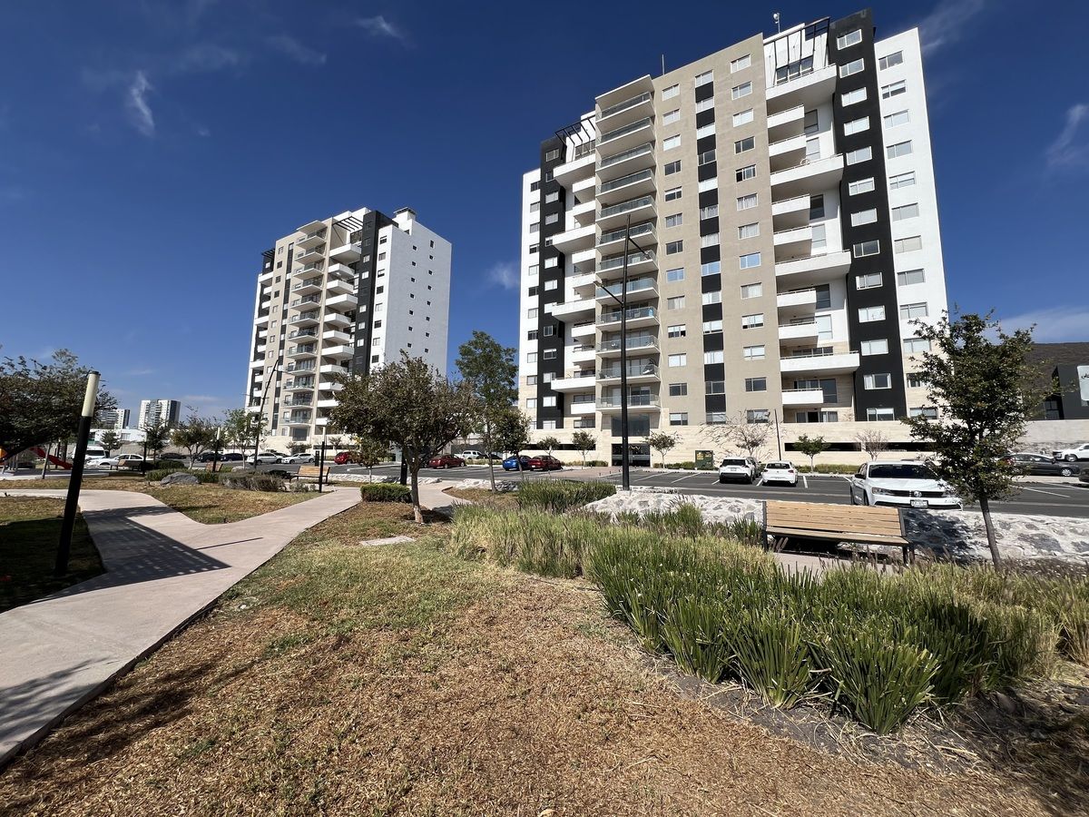 28 de 39: Fachada front
