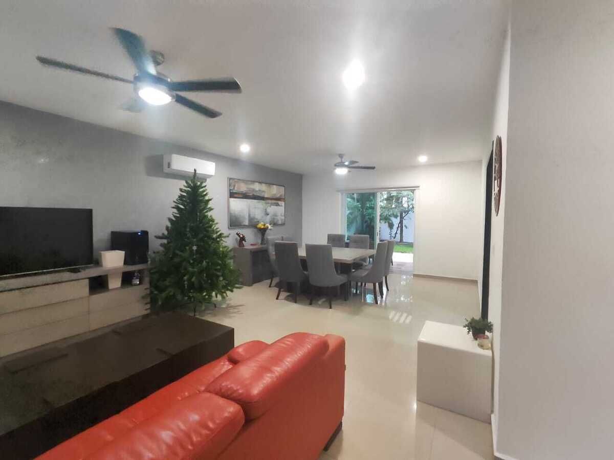 3 de 11: Sala Comedor