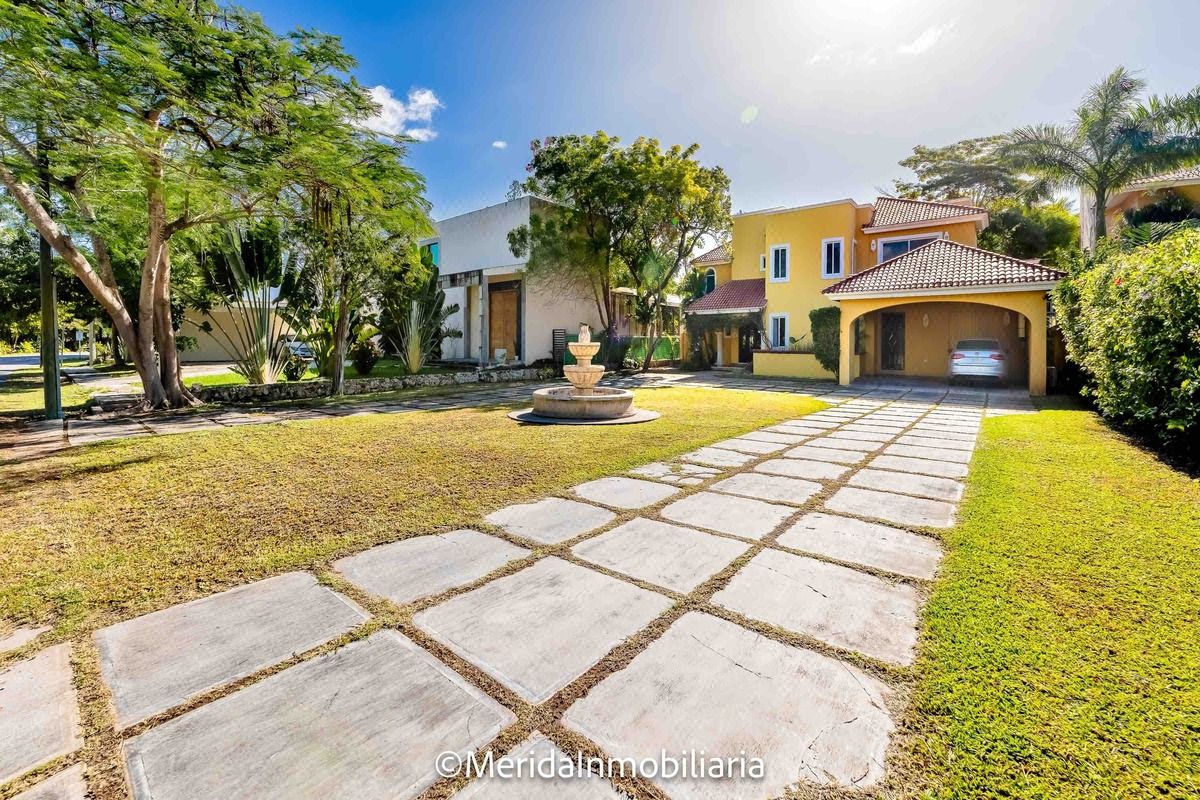 Residencia en Venta frente a campo de golf en la Ceiba