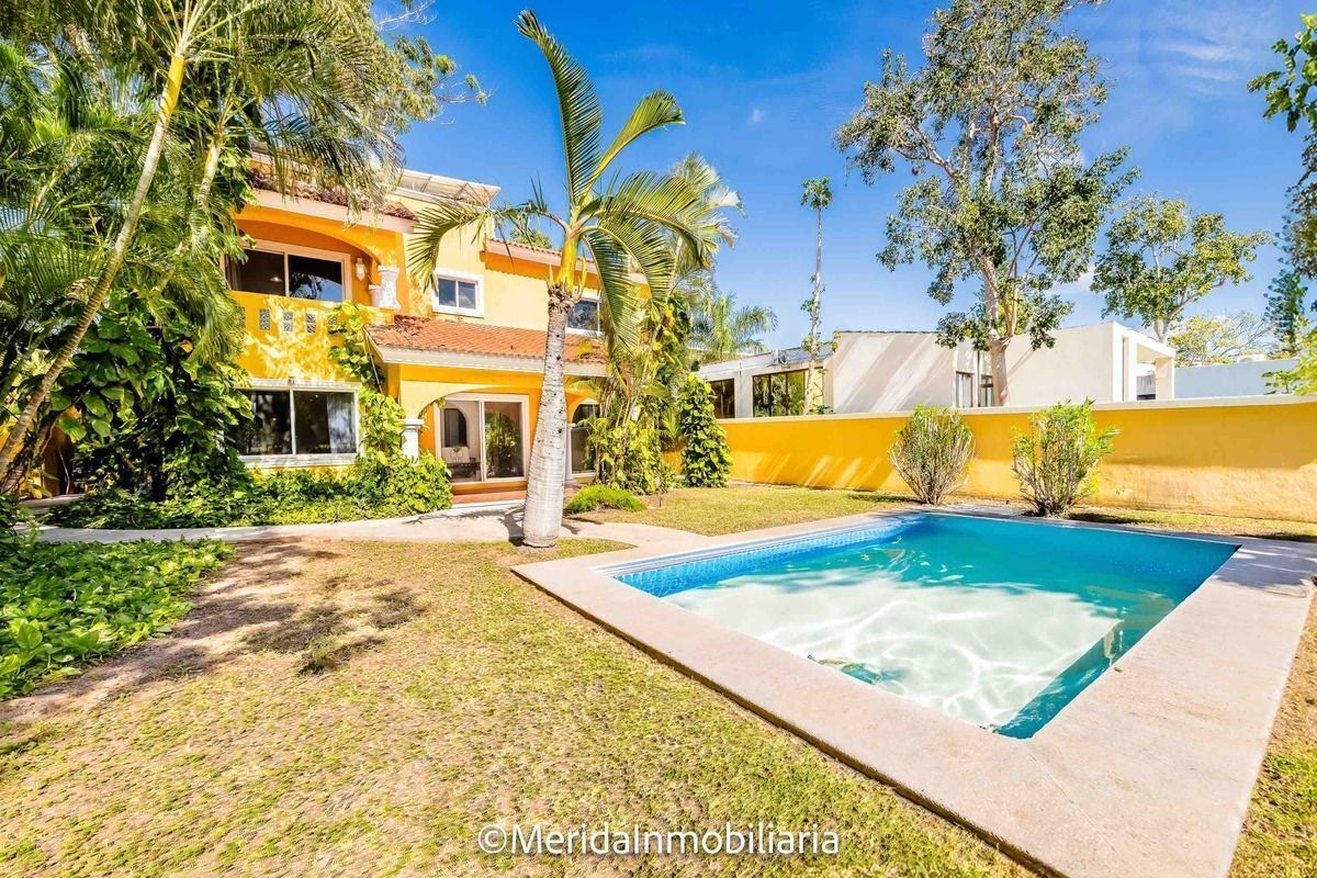 Residencia en Venta frente a campo de golf en la Ceiba