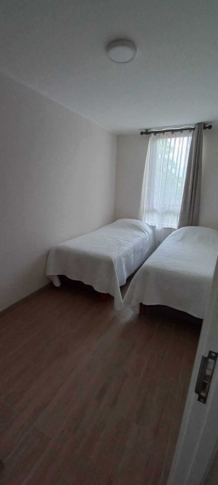 7 de 8: Dormitorio 2