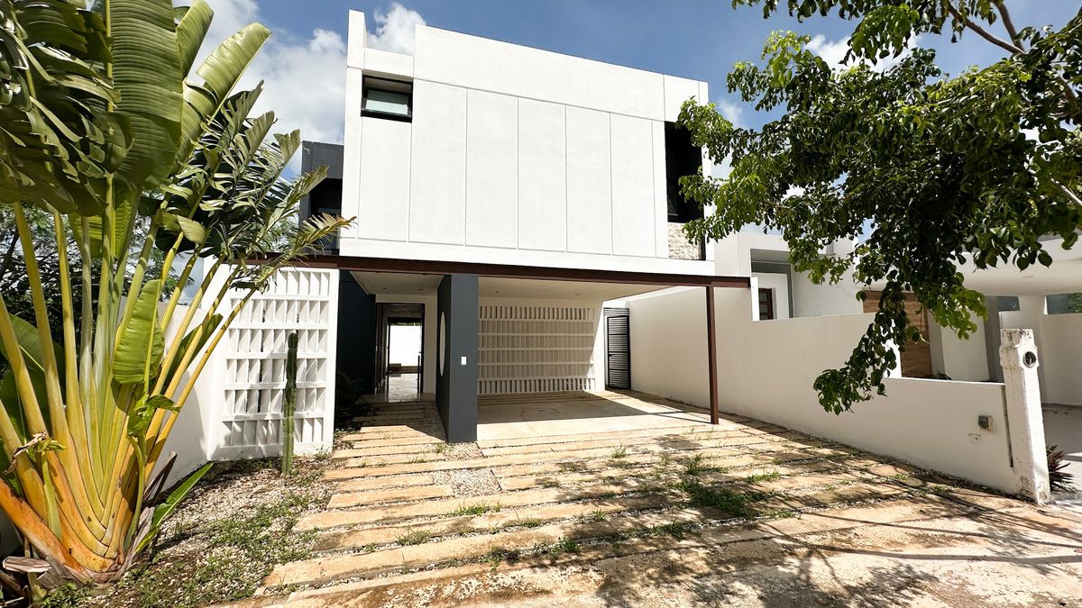 1 of 30: FACHADA