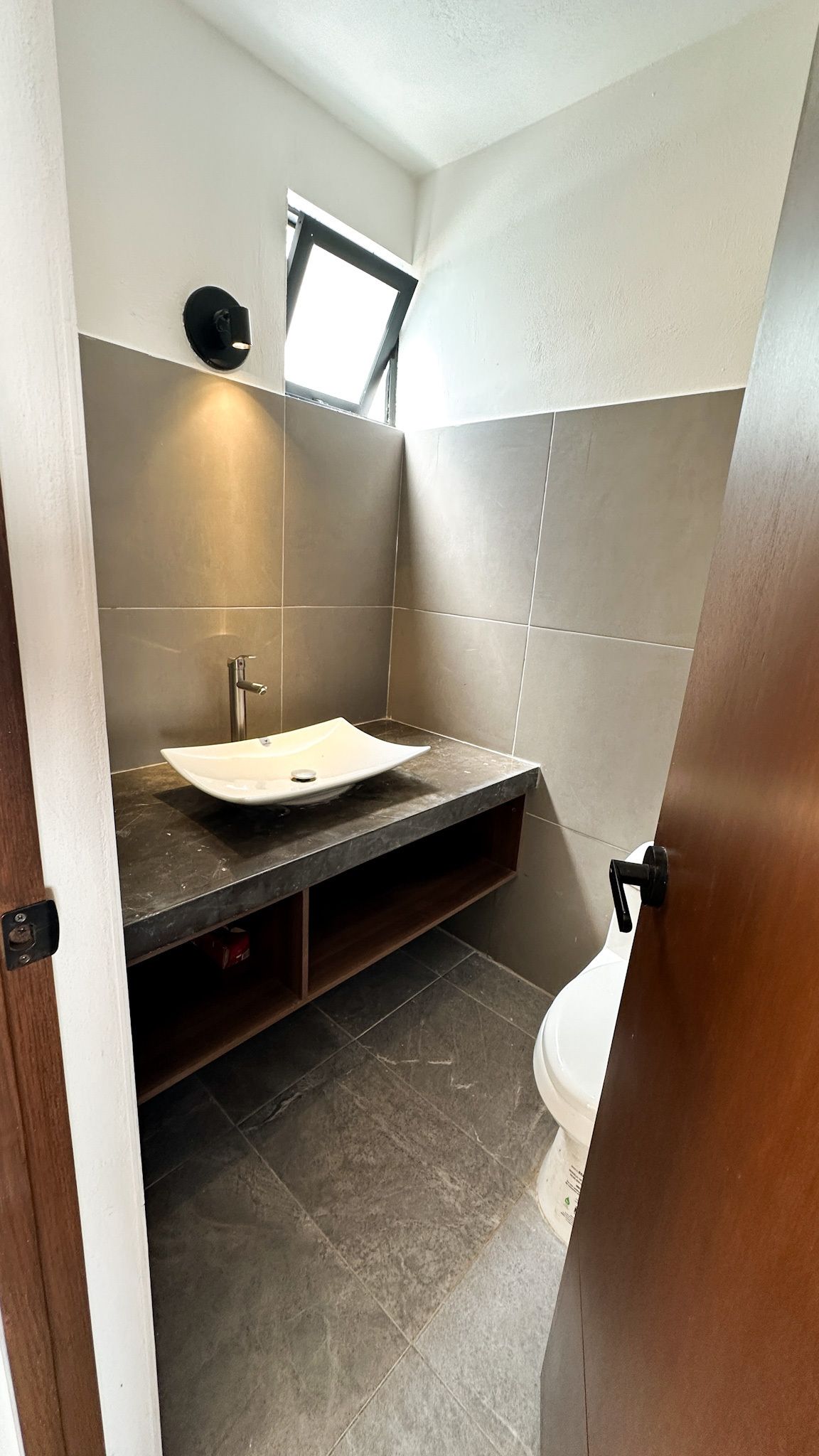 5 of 30: MEDIO BAÑO
