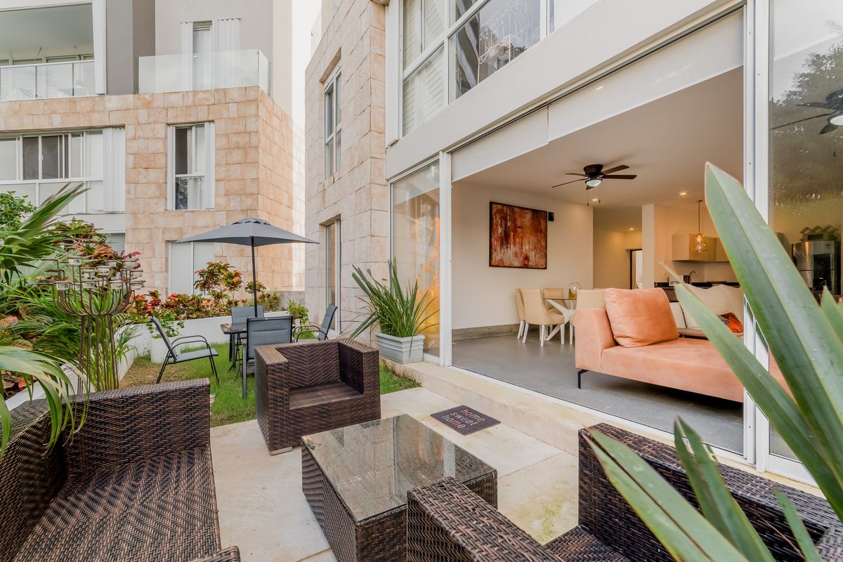 6 de 28: Jardin Privado