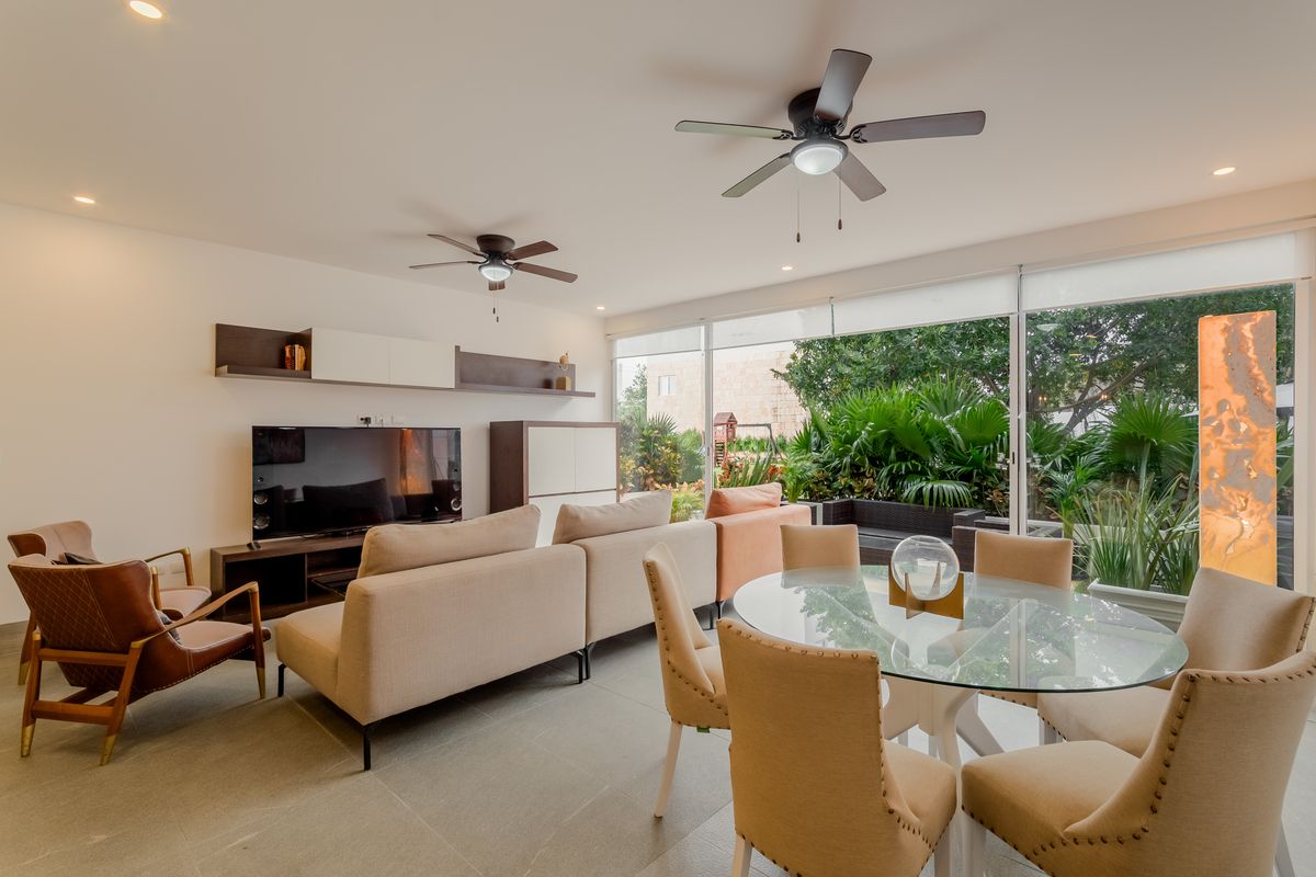 1 of 28: Sala Comedor