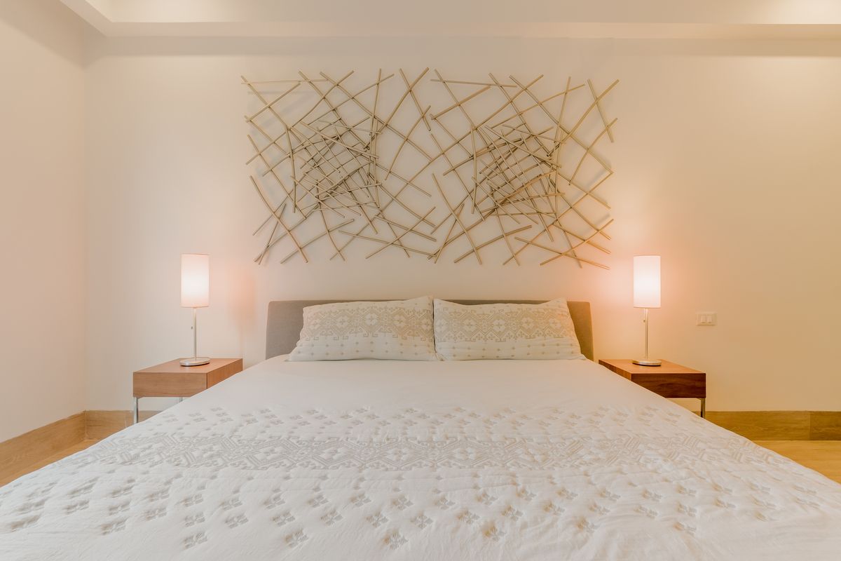 12 of 28: Recamara Principal Cama King