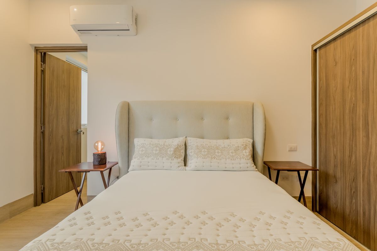 23 of 28: Tercera Recamara Cama Queen