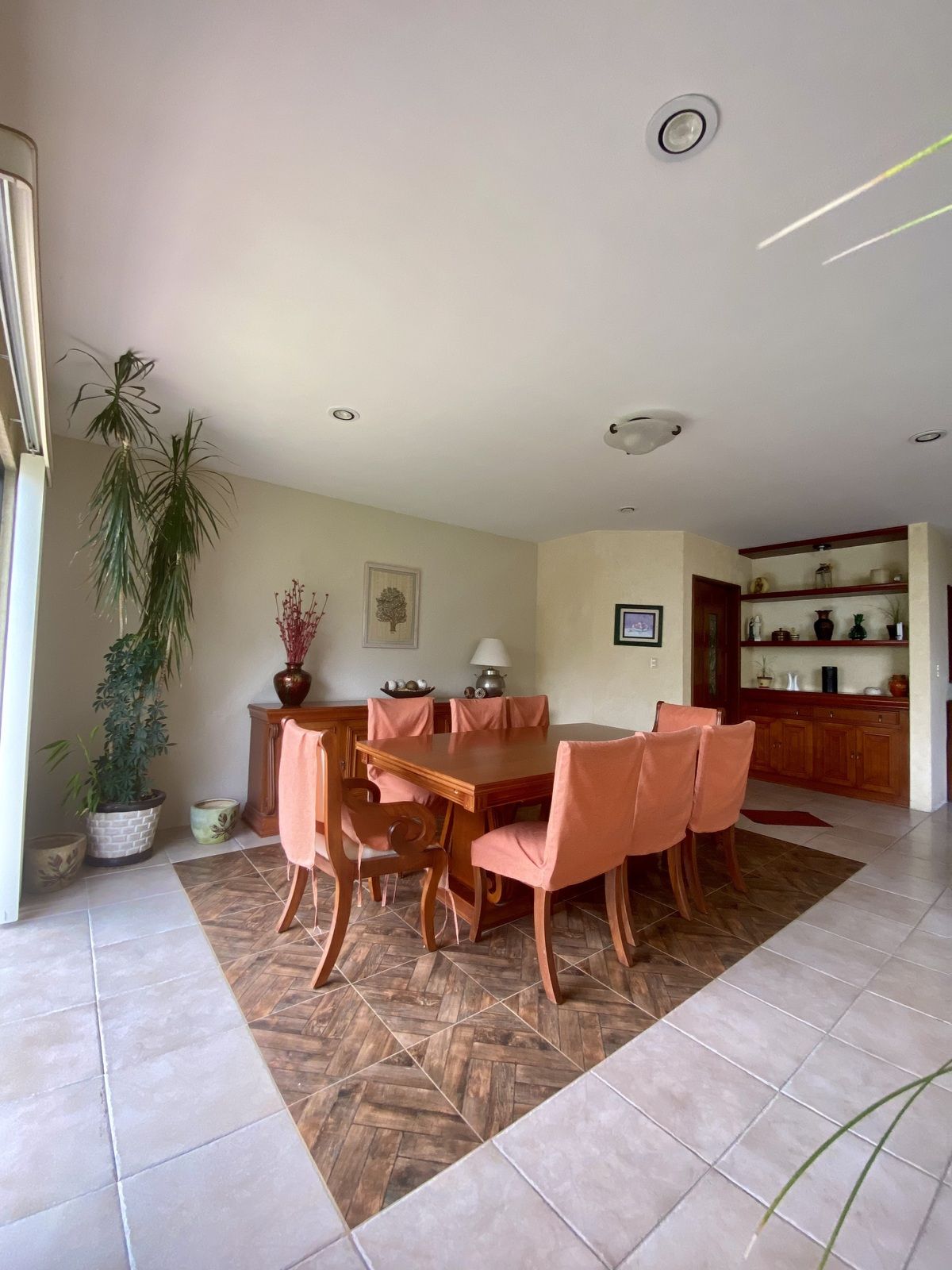 4 of 10: COMEDOR