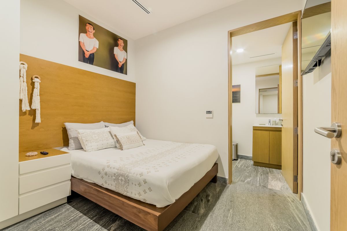 33 de 38: Cuarta Recamara cama Queen