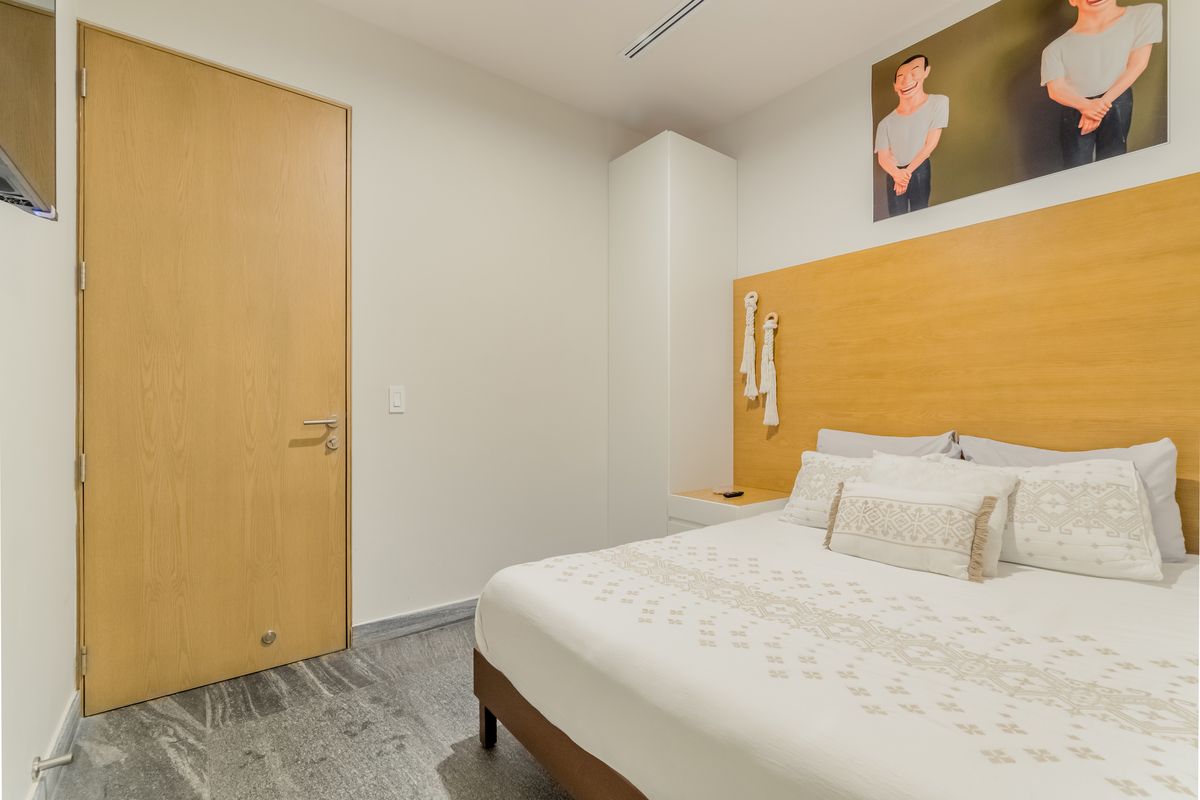 34 de 38: Cuarta Recamara cama Queen