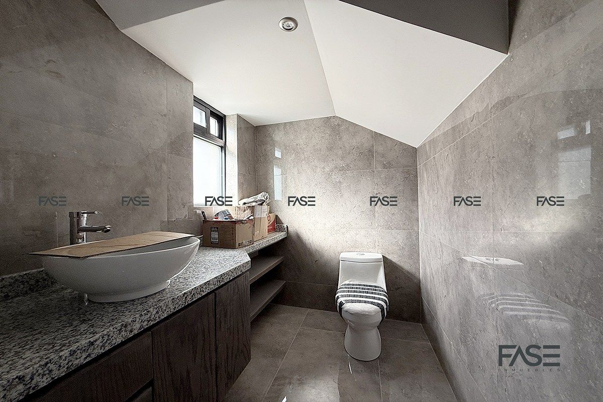 5 de 31: Medio baño