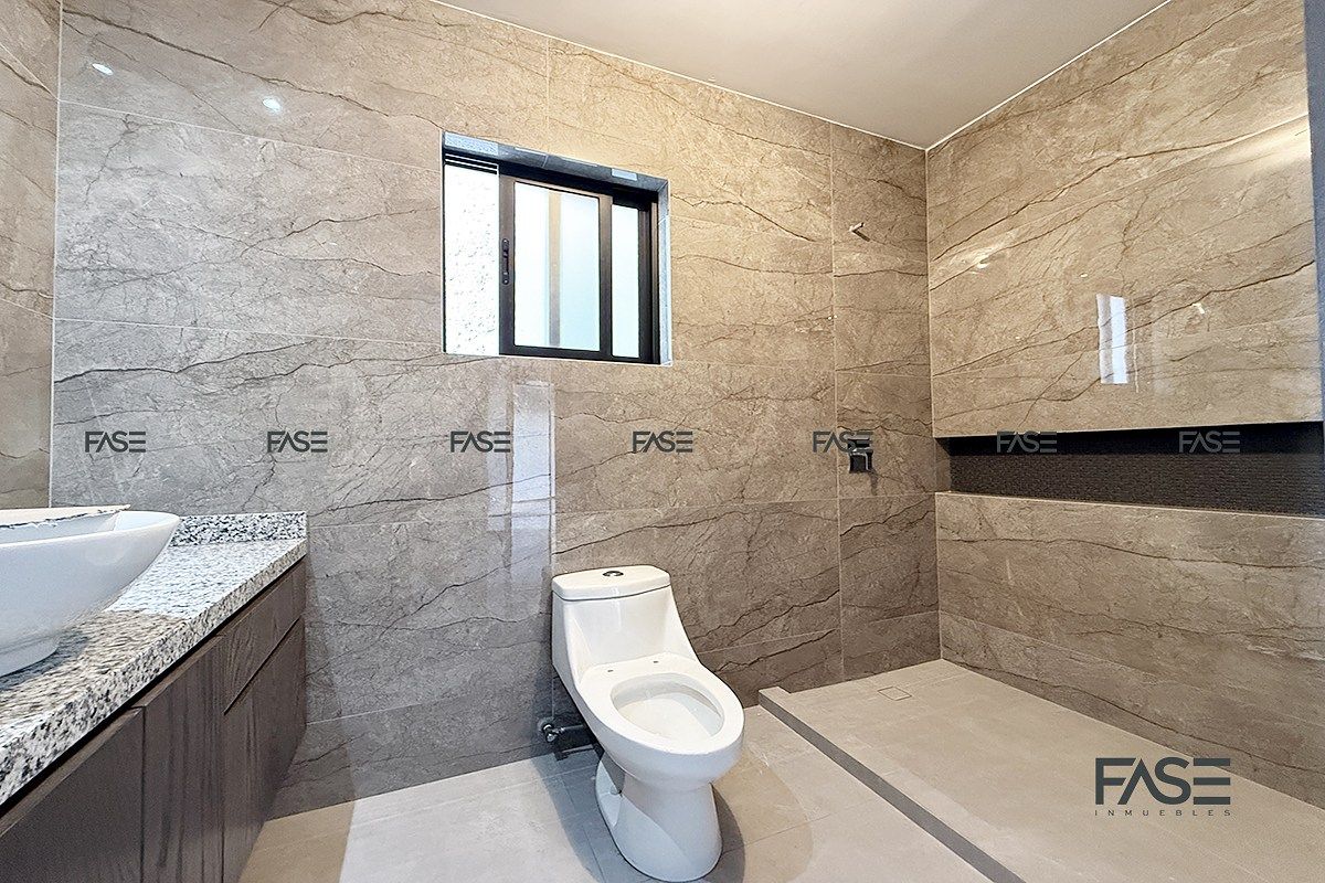 14 de 31: Baño de recamara planta baja