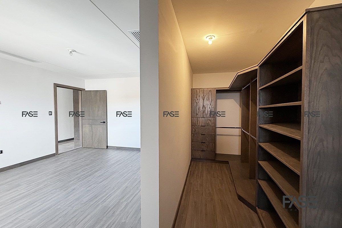 27 de 31: Vista Recamara & closet